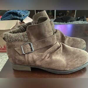 New Woman’s Torrid Ankle boots size 11w